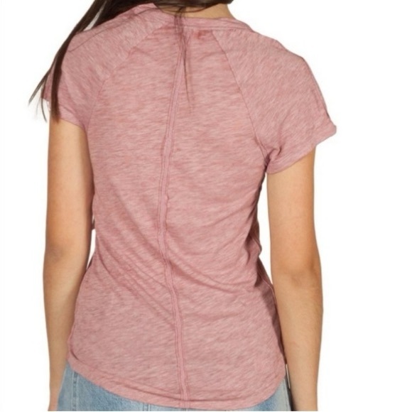Free People Women’s Clementine V-Neck Short Sleeve Tee in Berry Size Medium - Picture 3 of 15